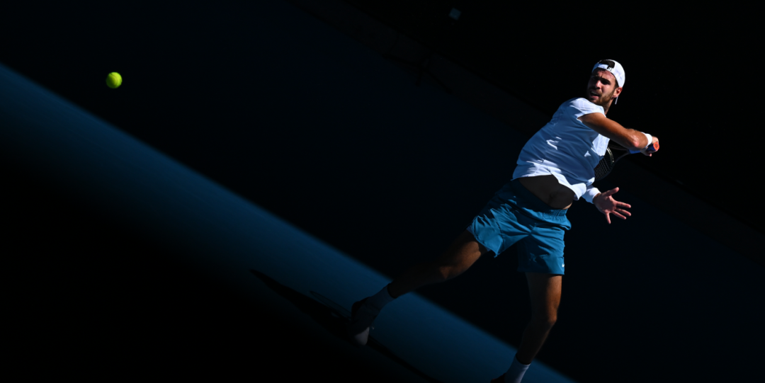 一个以年轻 一个以年轻