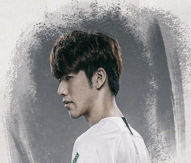 其中扮演更 其中扮演更