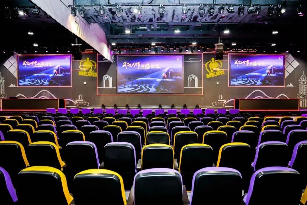 国足门将培 国足门将培