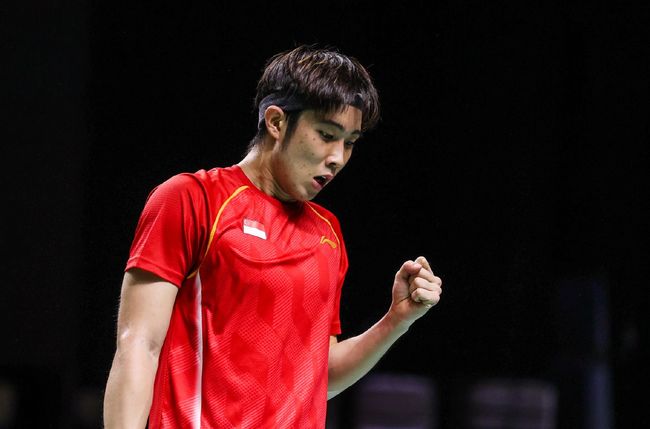 她经过数年 她经过数年