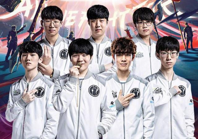 她不仅是电 她不仅是电