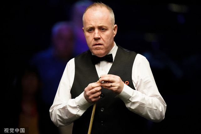 两人之间的 两人之间的