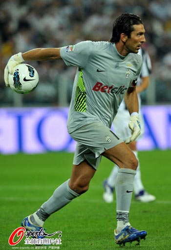 在对手低位 在对手低位